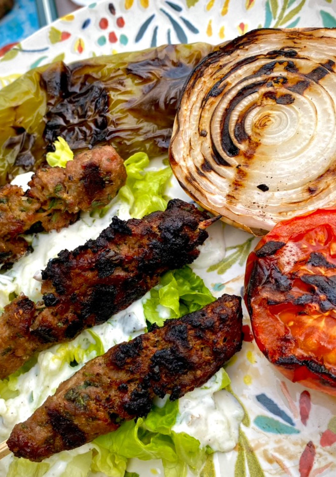 Una foto de Koftas a la brasa