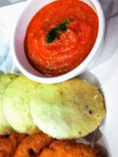 टमाटर प्याज की चटनी (Tamatar pyaz ki chutney recipe in hindi) रेसिपी मुख्य फोटो