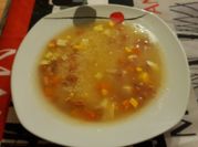 Una foto de sopa picadillo