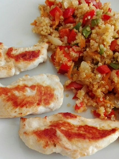 Una foto de Quinoa con verduras