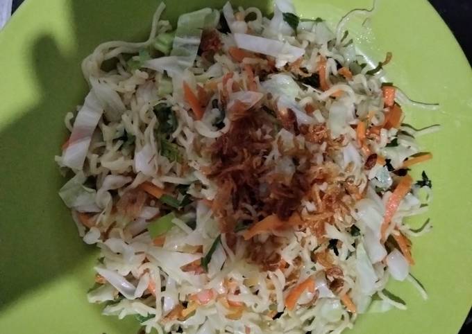 Resep Mie goreng pelengkap nasi kuning oleh Susetianingsih - Cookpad