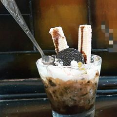 A picture of Oreo monster sundae.