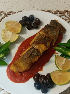 عکسی از دستور ماهی 🐟 با سس مخصوص 🍅