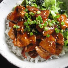 A picture of Gochujang Pork Rice Bowl.