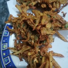 Lacha pakora A picture of Lacha pakora.