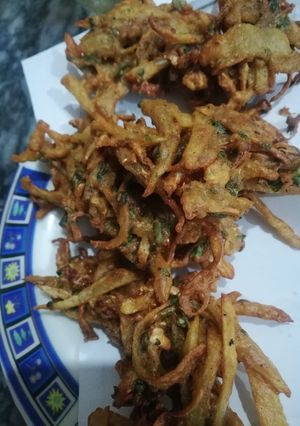 A picture of Lacha pakora.