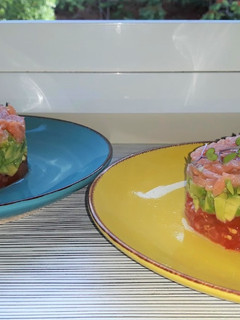 Una foto de Tartar de salmón