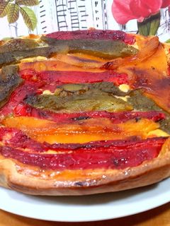 Una foto de Tarta de pimientos y feta