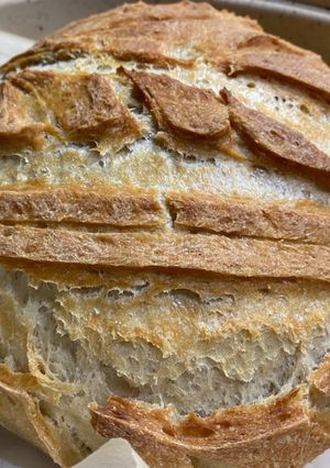 A picture of Very Easy Dutch Oven Bread.