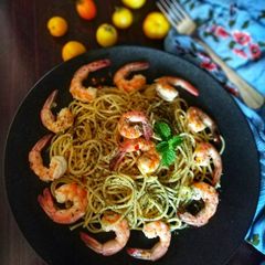 A picture of Garlic Shrimp Spaghetti.
