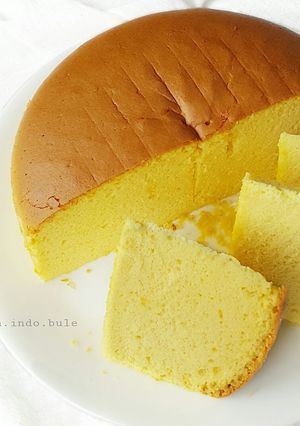 A picture of Condensed Milk Cotton Cake.
