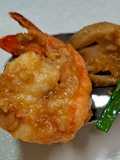 กุ้งผัดกระเทียมและเห็ดฟาง