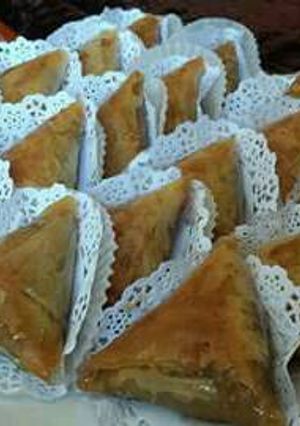 Una foto de Briwat de almendras con masa filo riquísimos 😚😚😚