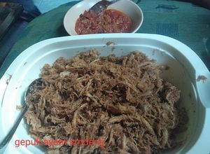 Foto resep Gepuk ayam suwir srundeng