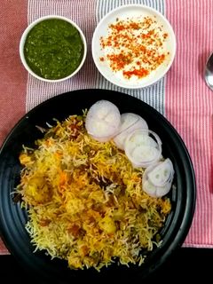 वेज दम बिरयानी (veg dum biryani reicpe in Hindi) रेसिपी मुख्य फोटो