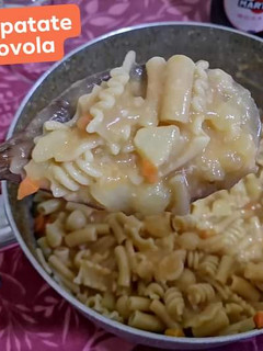 Foto di Pasta e patate con provola napoletana