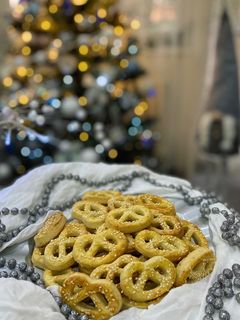 Omlós sajtos perec recept fotója