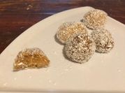 Una foto de trufas de coco