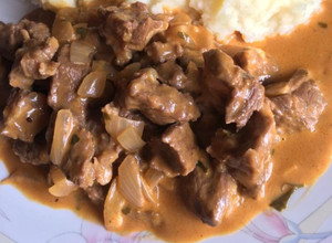 Una foto de Roast beef Strogonoff