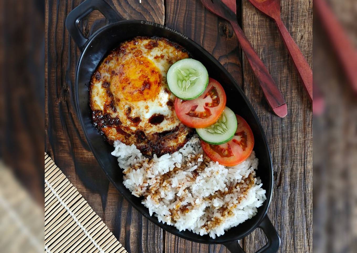 Nasi Telur Ceplok Bawang Putih Kecap Pedas