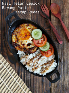 Foto resep Nasi Telur Ceplok Bawang Putih Kecap Pedas