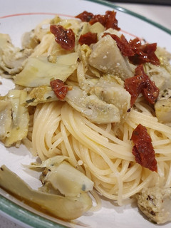 Una foto de 🍝Espaghetti con alcachofa🍝