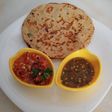 بیسن کی روٹی ساتھ چٹنیاں
