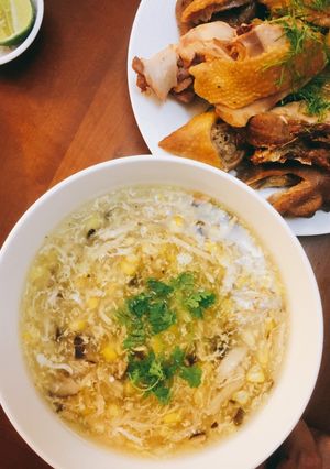 A picture of Chicken Corn Mushroom Soup.