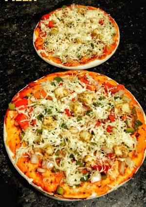 A picture of Desi Tandoori Pizza.