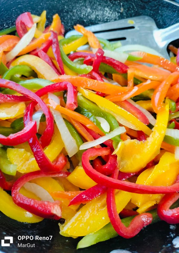 Una foto de Chiles Morrones
