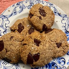 Tahini maple chocolate cookies - vegan A picture of Tahini maple chocolate cookies - vegan.