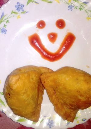 समोसा (Samosa recipe in hindi) रेसिपी मुख्य फोटो