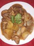 Carne con papas en salsa