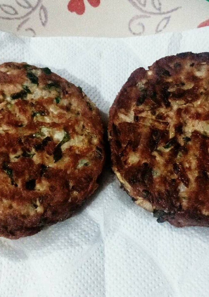Una foto de Hamburguesas de atún con albahaca