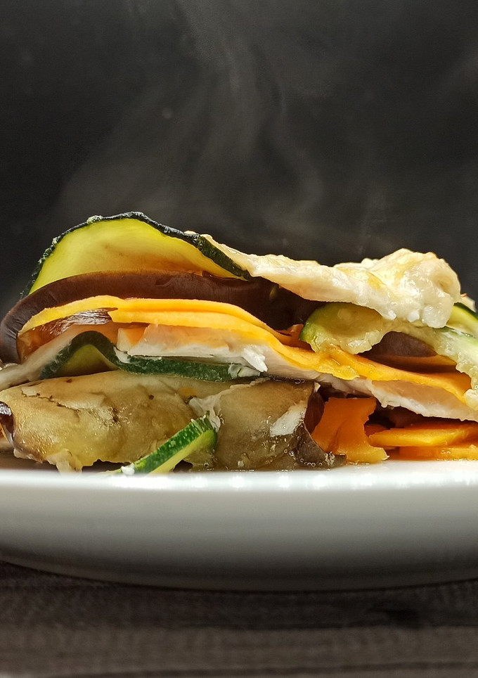 Una foto de Falsa lasaña de pollo y verduras