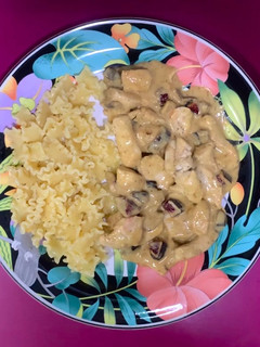 Una foto de Pollo con salsa de higos
