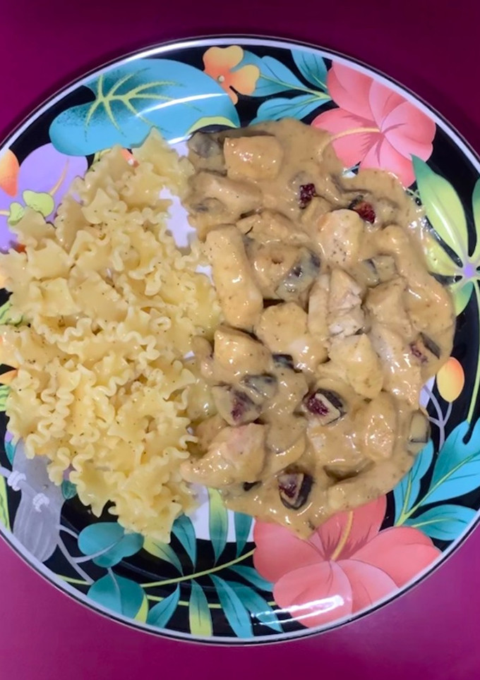 Una foto de Pollo con salsa de higos