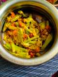 কচুর লতি দিয়ে চিংড়ি মাছ