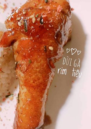 Hình của món Đùi gà rim tiêu.