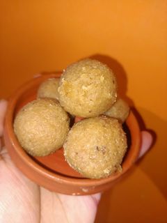 গুড়ের নাড়ু (gurer naru recipe in Bengali) রেসিপির প্রধান ছবি