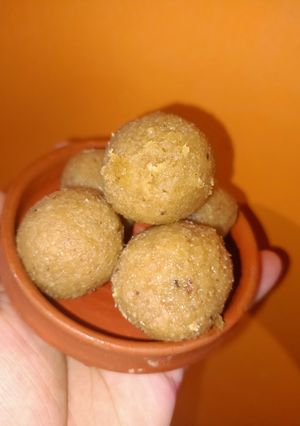 গুড়ের নাড়ু (gurer naru recipe in Bengali) রেসিপির প্রধান ছবি