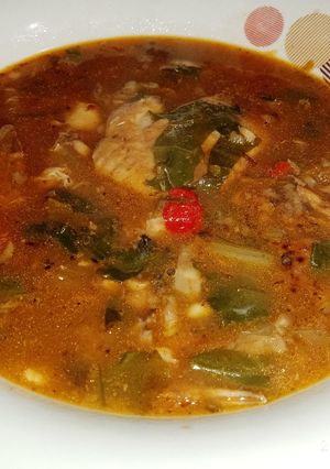 Una foto de Sopa de pescado con viandas y vegetales