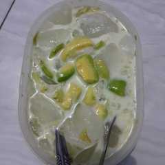 A picture of Es Alpukat Susu simple.