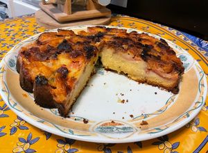 Une photo de Gâteau caramélisé aux mirabelles et prunes d’ente