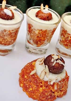 A picture of Gazar Ka halwa with Rabadi and gulab jamun.