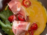 A picture of tomato egg omelette