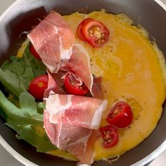 One-pan omelet, 5 minutes to an easy morning recipe 🍳 A picture of One-pan omelet, 5 minutes to an easy morning recipe 🍳.