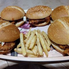 A picture of Zinger burger.