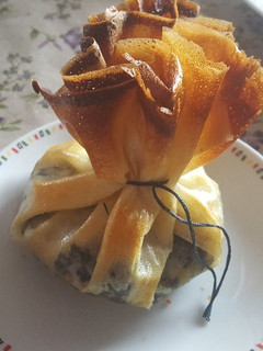 Una foto de Saquito de morcilla y manzana