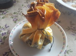 Una foto de Saquito de morcilla y manzana